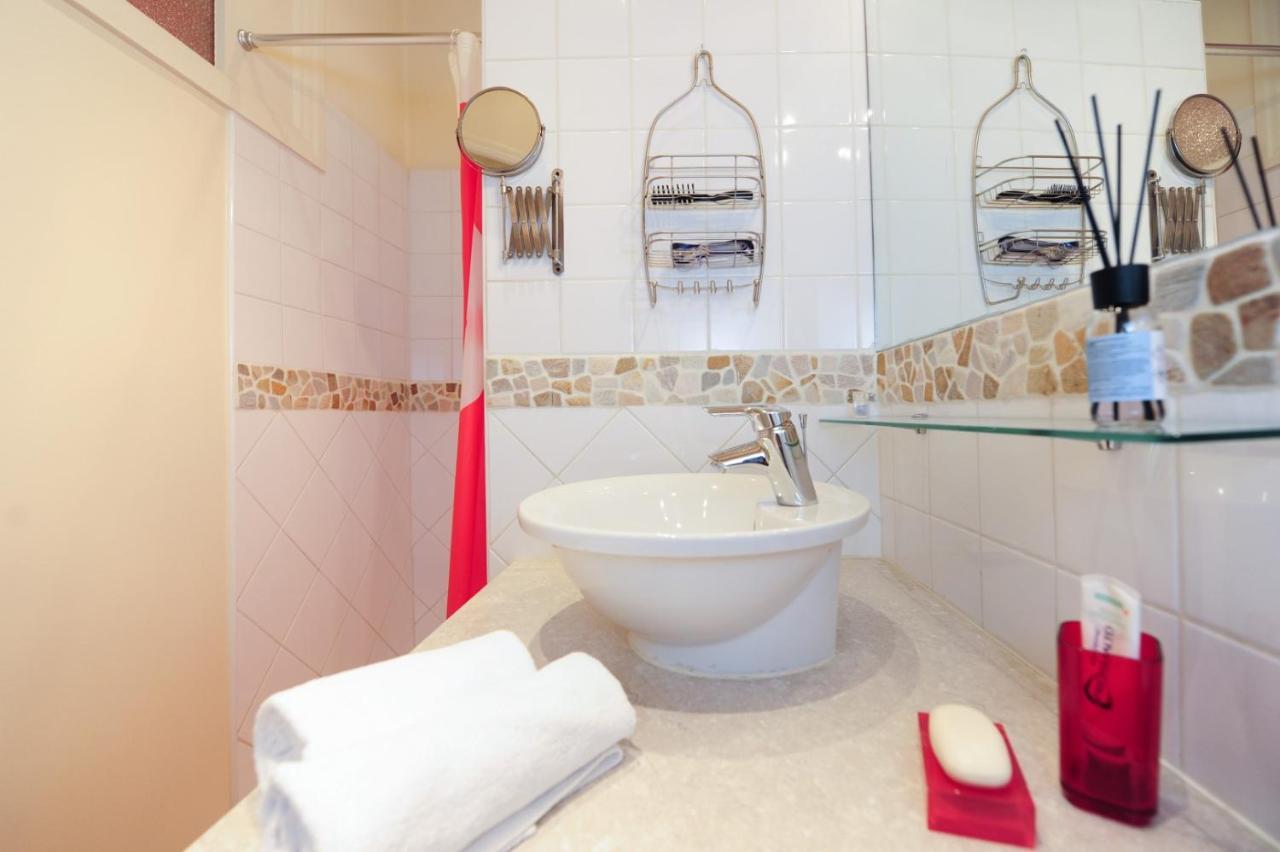 Mini Suite Miro Five Stars Holiday House Ницца Экстерьер фото